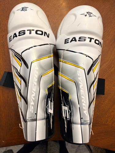 Junior Easton Synergy EQ20 13" Shin Pads (Used)