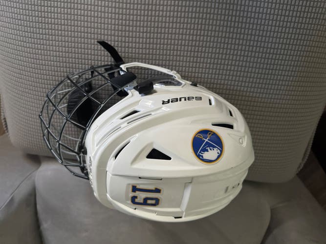 Large Bauer Re-Akt Helmet with Cage (Used)