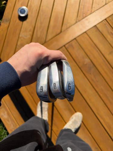 Men's Cobra King Cobra Oversize 9, 8, 6 Irons Right Handed Regular Flex Graphite Shaft (Used)