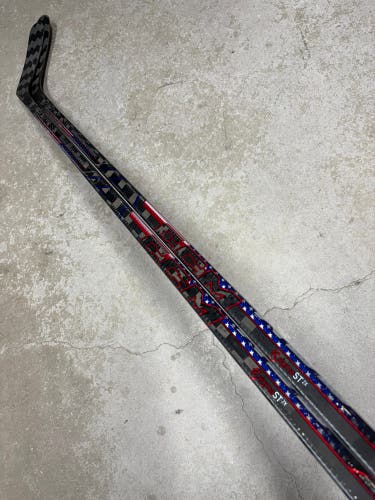 2 PACK 65 Flex Custom P28 CCM Vizion 2 Right Hand Hockey Stick Olympic Team USA (New) Pro Stock
