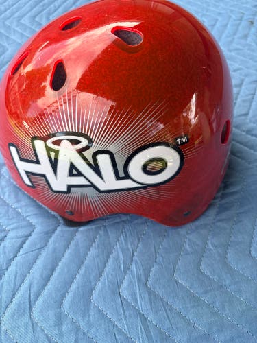 (Used)halo skateboard helmet