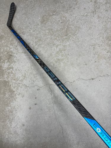 77 Flex P28 Senior Bauer Pulse 2 Right Hand Hockey Stick (New) Pro Stock