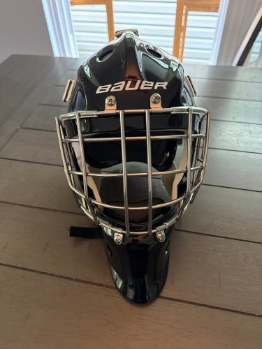 Senior Medium Bauer 940 Goalie Mask (New)