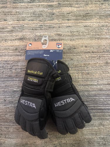 Black size 7 (small) Adult Unisex Hestra Gloves (New)