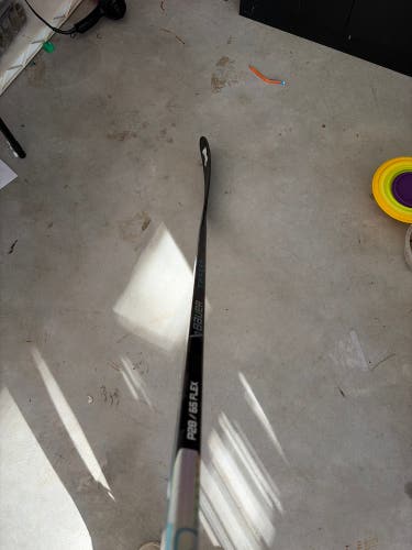Intermediate Bauer Nexus Tracer Right Handed Hockey Stick P28 65 Flex Pro Stock (New)