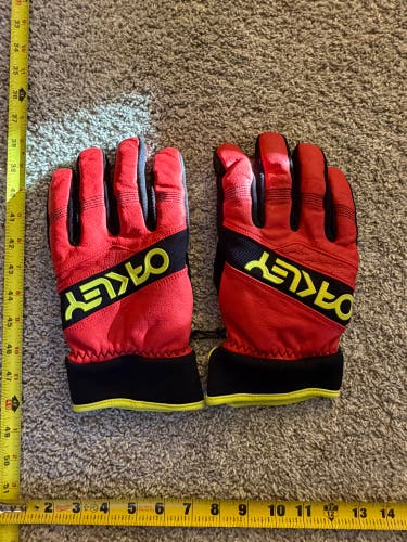 Red XXL Men's Oakley Gloves (New)
