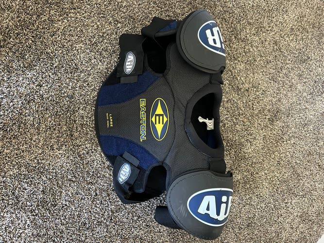 Men's Large Senior Easton Air Shoulder Pads (Used)