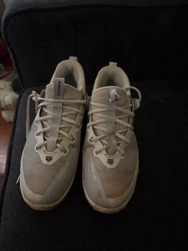 Gray Men's Size M 8.0 (W 9.0) Adult Nike Low Top Molded Cleats (Used)