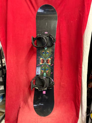 Snowboard: 1Rome Heist Women's Snowboard featuring a distinct peacock feather graphic design
146cm
