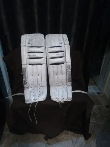 30" 2021 Vaughn Velocity 7300 Goalie Leg Pads Pro Stock (Used)