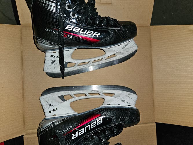 Bauer Vapor X4 Hockey Skates Narrow Width Size 4 (Used)