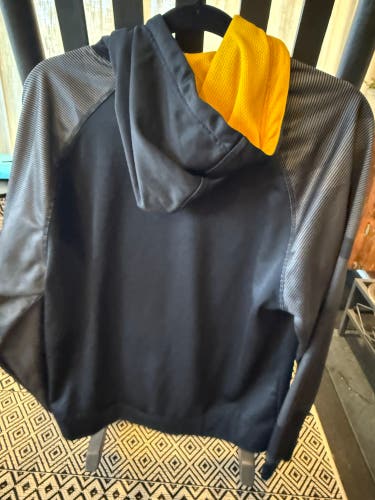 Black Men's Large Majestic Sweatshirt (Used)