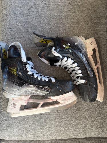 2023 Bauer Vapor Hyperlite 2 Hockey Skates 8 (Used)