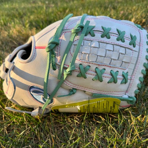 NEW Rawlings Heart of the Hide 12.5" Fastpitch Glove White Pink RHT PROR125SB-18WM