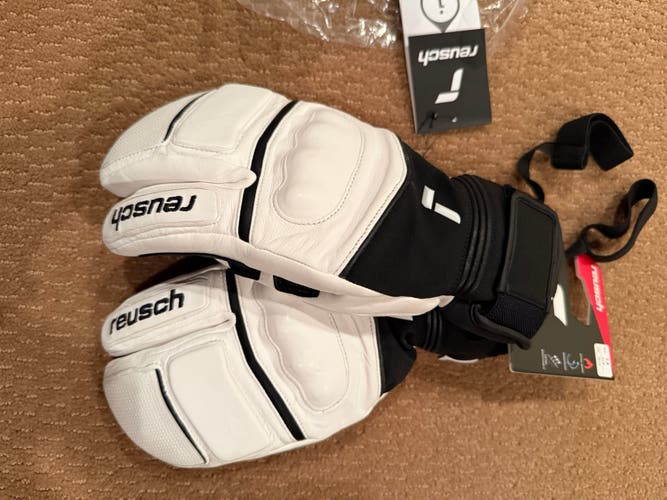 White Small / Medium Adult Unisex Reusch Gloves (New)