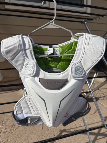 Medium Adult Maverik M5 Shoulder Pads (Used)