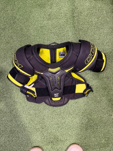 CCM Tacks XF 80 Shoulder Pads | Junior Medium