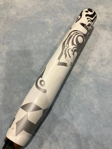 2023 DeMarini Whisper Composite Bat (-10) Composite 23 oz 33" (Used)