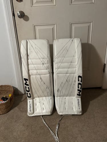 31" CCM EFlex 7.9 Goalie Leg Pads (Used)