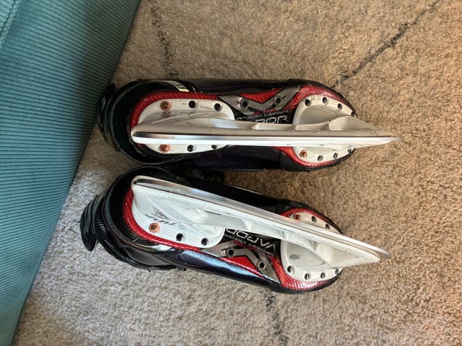 Bauer Vapor APX Hockey Skates Regular Width 8.5 (Used)