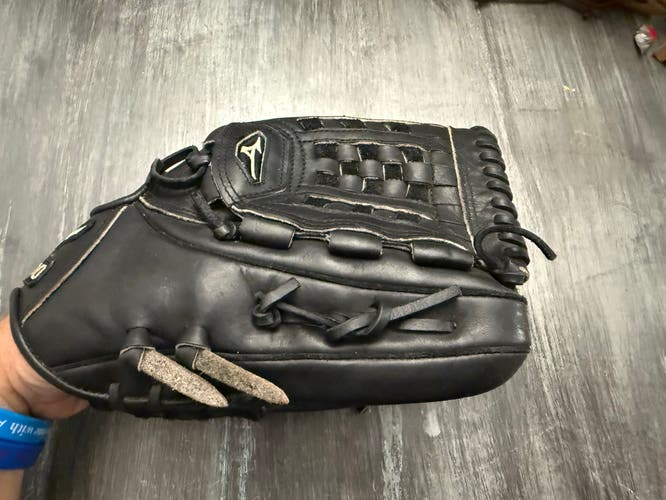 Mizuno MVP Prime RH Baseball Glove 12" (Used like new)