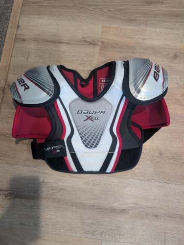 Medium Junior Bauer Vapor X20 Shoulder Pads (Used)