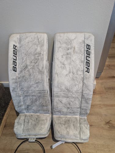 Medium Bauer GSX Goalie Leg Pads (Used)
