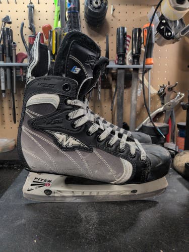 Mission Pure L3 Hockey Skates Wide Width Size 6 (Used)