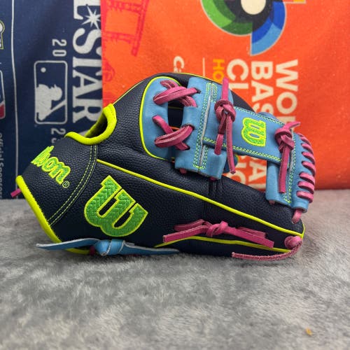 Wilson A2000 1786 RHT Baseball Glove 11.5" (Used)