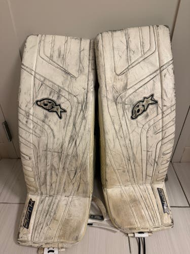 White 33" Senior Brian's OPTiK Goalie Leg Pads (Used)