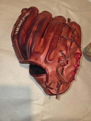 Nokona LH SKN1 Baseball Glove 12" (Used)
