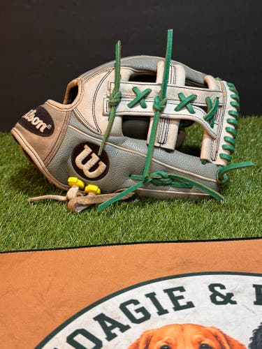 Wilson A2000 RH Infield Baseball Glove 11.75" (Used)