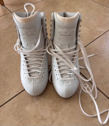 Jackson Freestyle Figure Skates Adult 8 (Used)