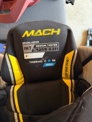 Intermediate Medium Bauer Supreme Mach Hockey Pants (Used)