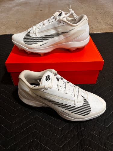 Men's Size M 11.5 (W 12.5) Nike (New)