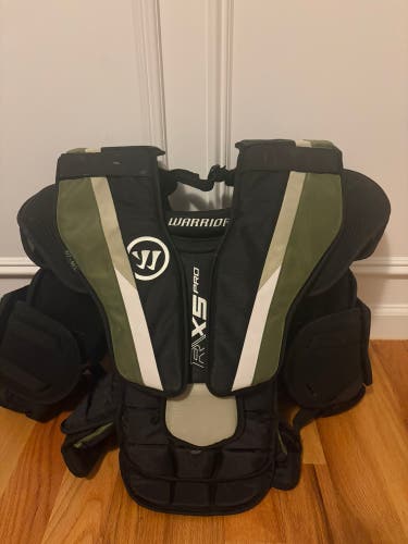 Medium Warrior Ritual X5 Pro Goalie Chest Protector (Used)