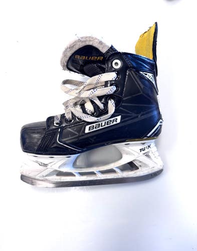 Used Bauer SUPREME S170 Junior Hockey Skate Junior 02.5 11860-S000317697