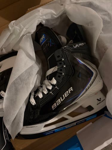 2025 Bauer Vapor Flylite Hockey Skates Regular Width 8.5 (New)