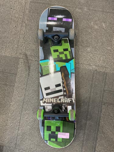 Used MINECRAFT SKATEBOARD Complete Skateboard Green 7 1/2" 11614-S000246507