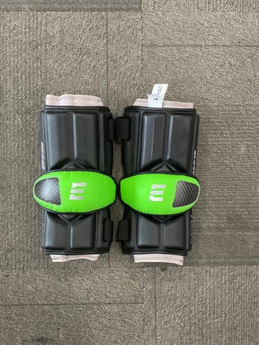 Used Epoch INTEGRA Lacrosse Arm Pads/Guards Black LG 11614-S000246465