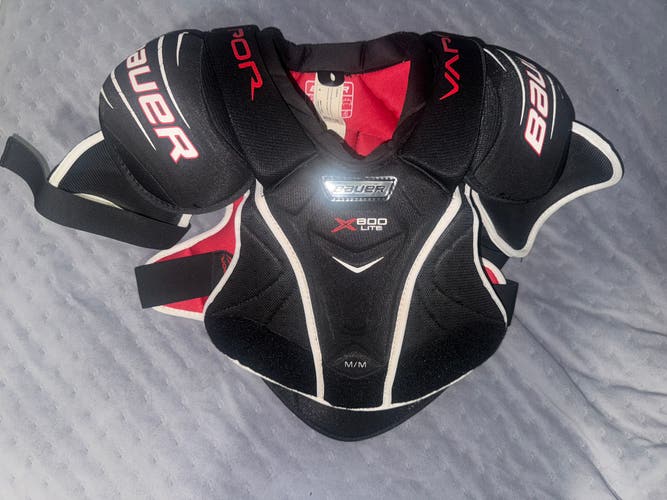 Men's Medium Senior Bauer Vapor X800 Lite Shoulder Pads (Used)