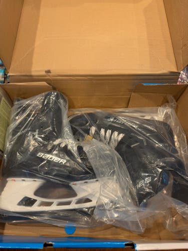 2022 Bauer Supreme Mach Hockey Skates 8.5 (New)