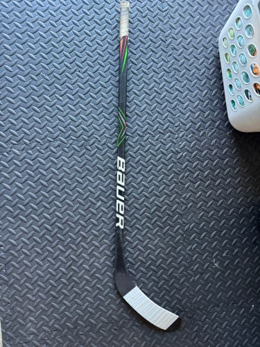Youth Bauer Prodigy Right Handed Hockey Stick P92 30 Flex (Used)