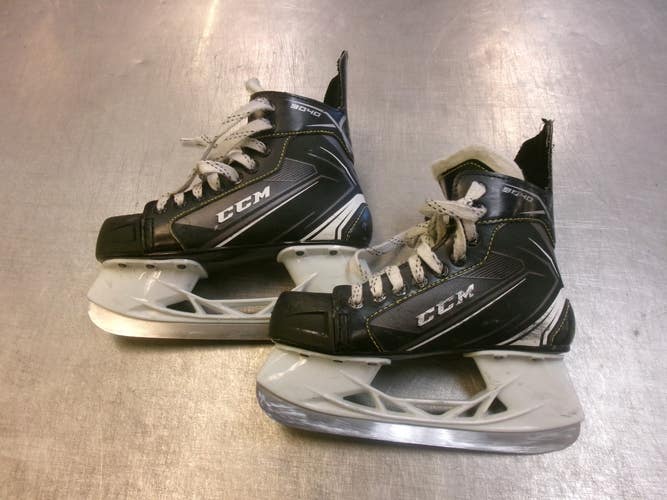 Used CCM TACKS 9040 Intermediate Hockey Skate Intermediate 3.5 11339-S000208191