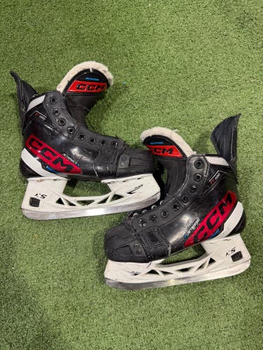 CCM JetSpeed FT680 Hockey Skates | Size 2 Wide