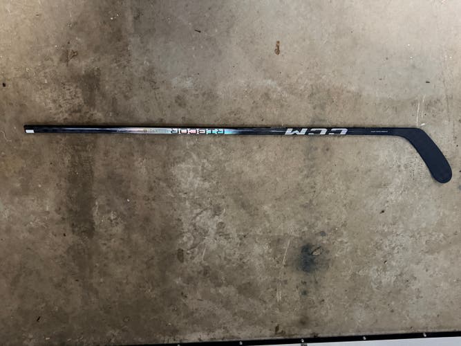 New Senior RH CCM Ribcor Trigger 8 Pro, 75 Flex, P28M