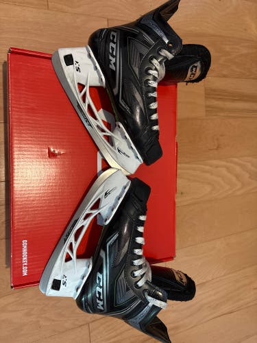 Black CCM Ribcor Platinum Hockey Skates Regular Width Size 5.5 (Used)