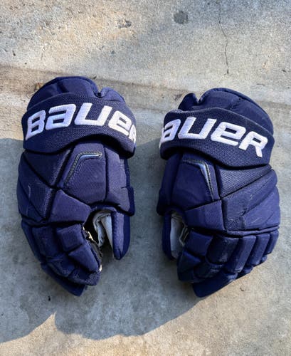 Washington Capitals Pro Stock Bauer APX2 Pro Gloves
