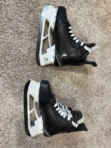 INT 4 FIT 1 Bauer Supreme Shadow Hockey Skates Narrow Width Size Sz four used