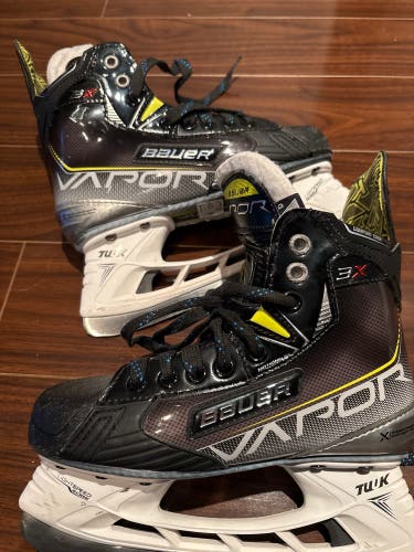 2021 Bauer Vapor 3X Hockey Skates Regular Width Size 3 (Used)